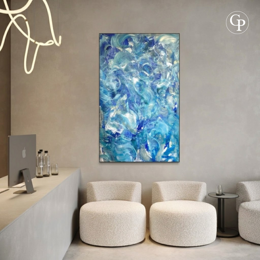 Timo Wedell Malibu Waves XXL abstract expressionist blue painting styled on a wall in a luxury office lobby with modern chairs | Oeuvre originale peinture abstraite bleue vagues de Malibu par Timo Wedell mise en situation dans une décoration d'intérieur contemporaine Galerie Popincourt